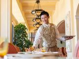 株式会社ミリアルリゾートホテルズ_ディズニーホテル レストランスタッフ_2のアルバイト写真