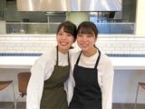 手羽先とかきをもっと自由に はねがき_ホール_APのアルバイト写真
