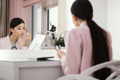 ファッション人材リンク株式会社大阪支店 まつエク&眉サロン受付STAFF/岡山タカシマヤ1797【FJL】のアルバイト写真