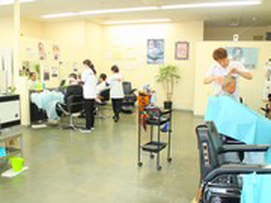 カットクラブ 豊栄店(社員募集)のアルバイト写真