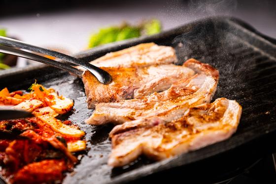 とん豚テジ 六本木店のアルバイト写真