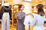 earth music&ecology イオンモール草津店(ＰＡ＿０５７０)のアルバイト写真3