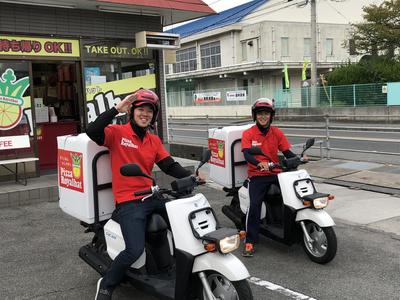美味しそうに、トッピングしていきます。