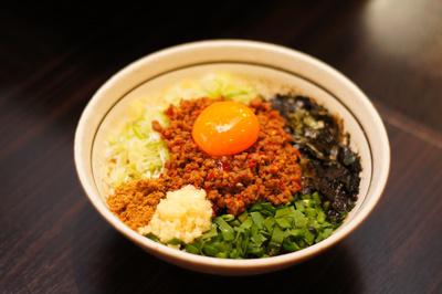 今大人気の台湾混ぜそば専門店です。