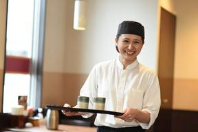 定食屋よつ葉 万代店（ホールスタッフ）のアルバイト写真