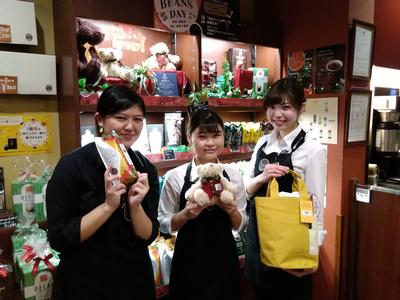 アウトレット店舗なのでお店も大きいです!