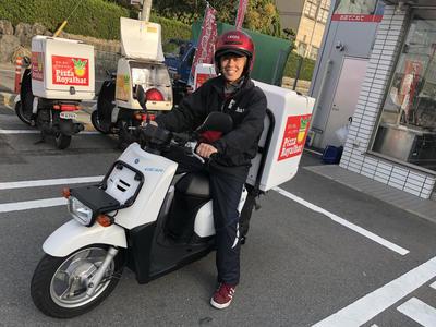 友達と一緒に、綺麗なお店で快適に働こう!!