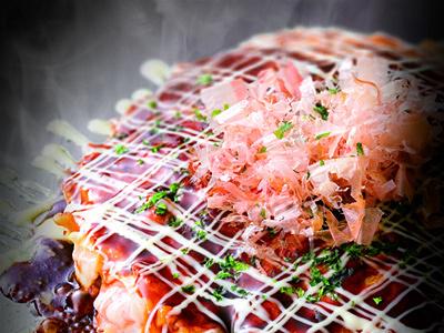 セルフ調理で本格的なお好み焼きが楽しめます!