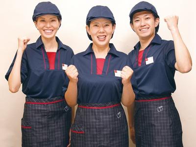 《幅広い世代が活躍中》ホールキッチンスタッフ募集!