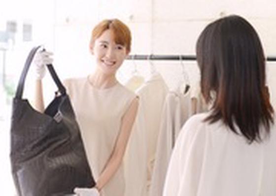 セールスパーソン（販売職）　池袋エリア (株式会社アクトブレーン230922)のアルバイト写真