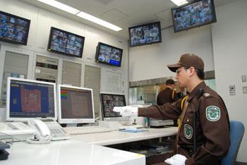 アラコム株式会社　複合ビルの施設警備(品川区)の求人画像