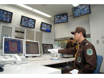 アラコム株式会社　公園内の受付・巡回等をする施設警備(三鷹市)のアルバイト