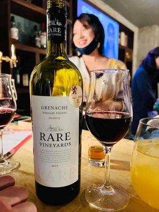 沖縄初日替わり店長制『べべばー』のアルバイト写真