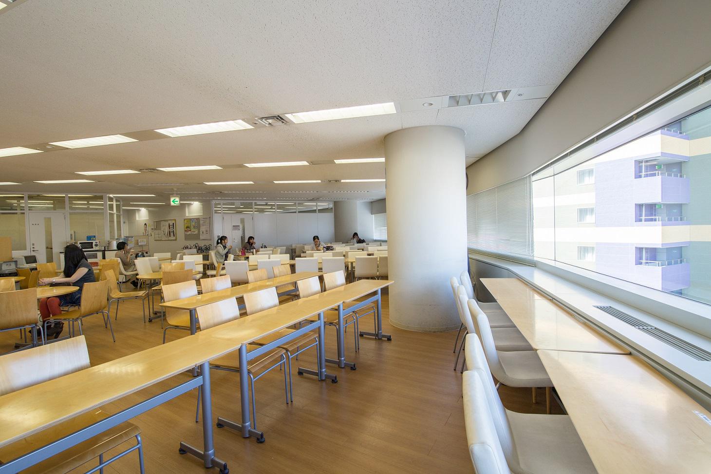 【時給1300円】週3日～＊あなたの語学力が活きる職場！【Sta...