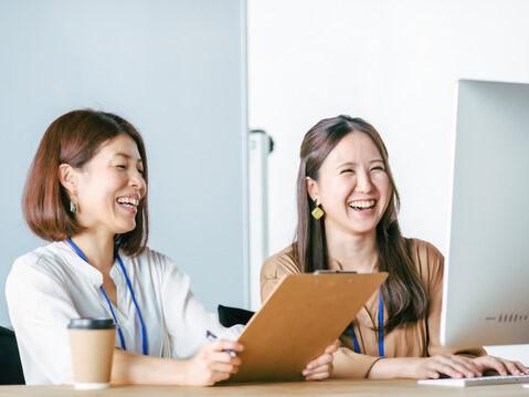 【週払い可】画面越し接客★スマホ初期設定サポート♪未経験OK、ド...