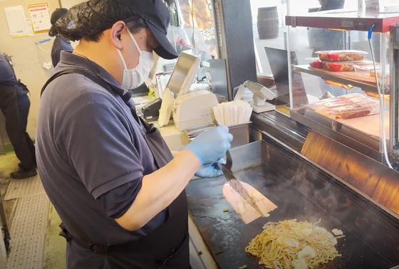 株式会社キャニー／談合坂サービスエリア(上り線)店＿テイクアウトコーナー販売・調理APのアルバイト写真