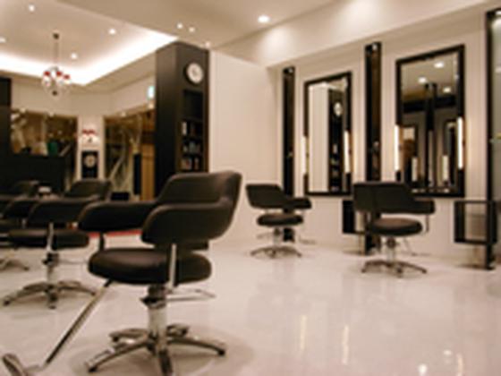 東戸塚西武オーロラモール ヤマノビューティドレッセ(アシスタント)のアルバイト写真