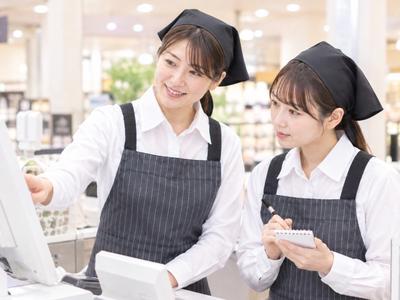 株式会社チェッカーサポート ジ アウトレット湘南平塚 生鮮食品レジ(7673)のアルバイト