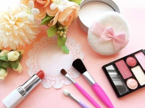 株式会社シエロ_京都府【美容】【アナスタシアミアレ】ジェイアール京都伊勢丹店でのアイブロウリスト/AA2のアルバイト写真