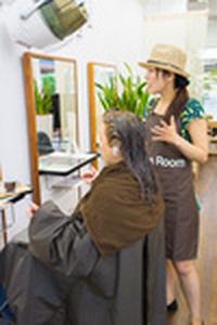 ヘアカラーズ 松山銀天街店(ヘアカラー専門店)のアルバイト写真