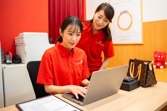 ジュエルカフェ 鴨居店(身だしなみ自由2)のアルバイト写真