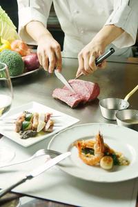 鉄板焼 リオ 大阪御堂筋店(キッチンスタッフ)【3834】/3834-1-kのアルバイト写真