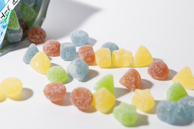 グミやキャンディーなどのお菓子販売スタッフ/SNSで話題のお菓子...