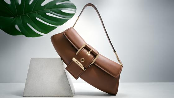 ファッション人材リンク株式会社札幌支店　短期/ラグジュアリーバッグ・小物販売/三井アウトレットパーク札幌北広島店152【FJL】のアルバイト写真