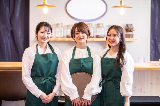 ファッション人材リンク株式会社名古屋支店/カフェホールスタッフ▼ららぽーと名古屋みなとアクルス/nyf093-381【FJLNAGOYA】のアルバイト写真