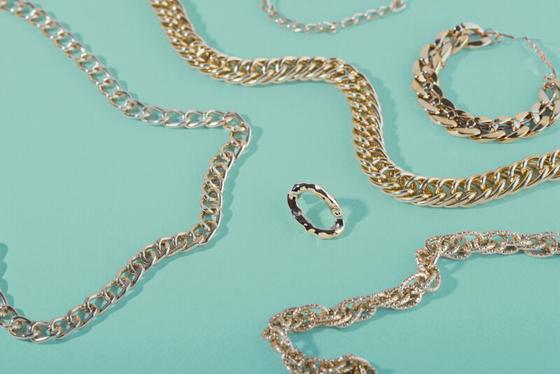 ファッション人材リンク株式会社　東京本社　無骨×エレガントなファッションジュエリーSHOP　横浜ルミネ　FJL076-1763【FJL】のアルバイト写真