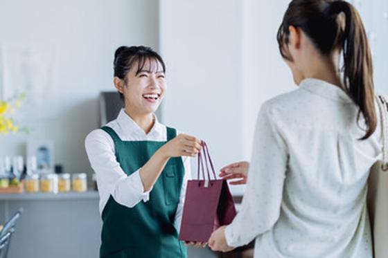ファッション人材リンク株式会社福岡支店　洋菓子販売/博多阪急2601【FJLFUKUOKA】のアルバイト写真