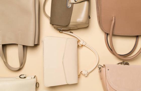 ファッション人材リンク株式会社 福岡支店/【FURLA/鳥栖】高時給1500円～週払いOK☆バッグ・雑貨販売【FJL】のアルバイト写真