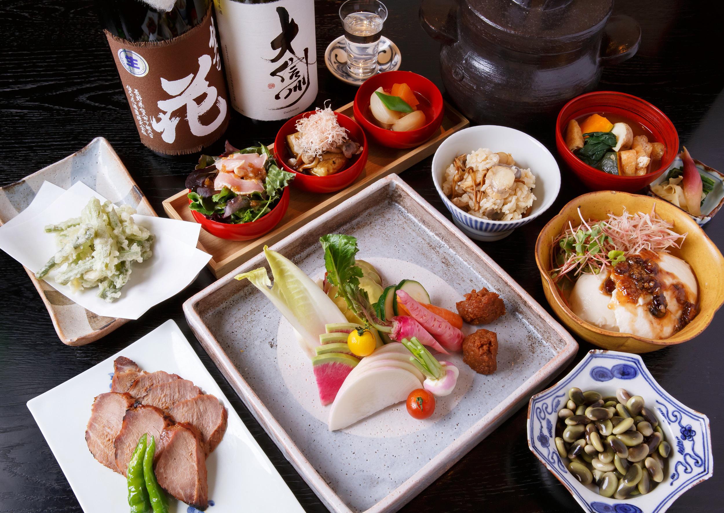 “信州の食材”と“地酒”で愉しむ場所──