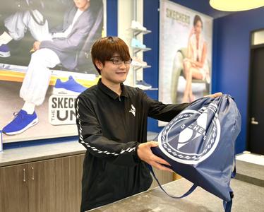 スケッチャーズ　イオンモール大和郡山店のアルバイト写真