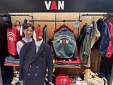 VAN -ヂャケット- 京王新宿店のアルバイト写真
