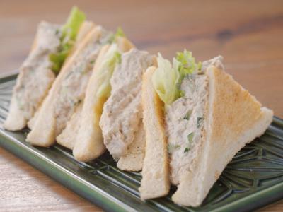 ＧＹＲＯ ＨＯＬＤＩＮＧＳ株式会社／海鮮丼と串カツ まるき イオンモール伊丹店01のアルバイト写真