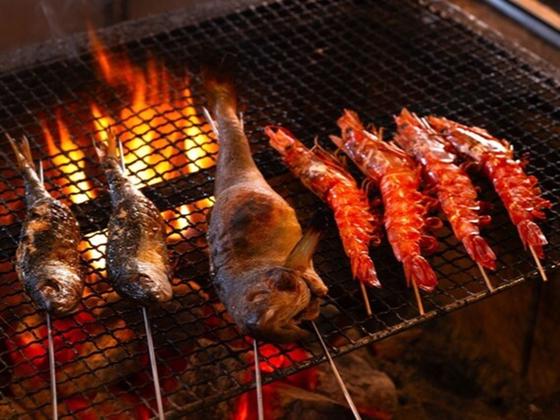 ＧＹＲＯ ＨＯＬＤＩＮＧＳ株式会社／寿司と炉端 すし山 新宿02のアルバイト写真