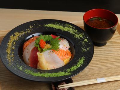ＧＹＲＯ ＨＯＬＤＩＮＧＳ株式会社／京都舞鶴港 活鮨03のアルバイト写真