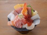 ＧＹＲＯ ＨＯＬＤＩＮＧＳ株式会社／海鮮丼と串カツ まるき イオンモール伊丹店01のアルバイト写真1
