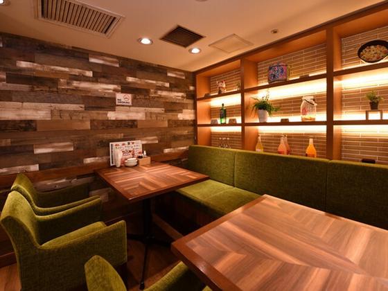 ＧＹＲＯ ＨＯＬＤＩＮＧＳ株式会社／なんで、や　お台場店01のアルバイト写真