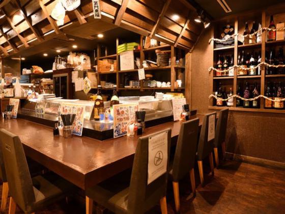 ＧＹＲＯ ＨＯＬＤＩＮＧＳ株式会社／まるかみ水産　新宿店02のアルバイト写真