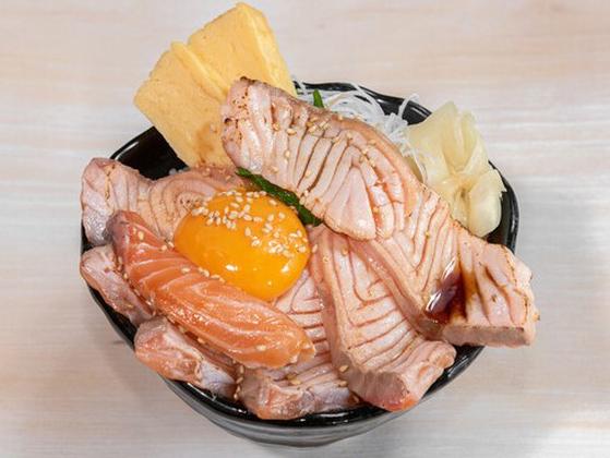 ＧＹＲＯ ＨＯＬＤＩＮＧＳ株式会社／小樽ザンギとサケ　半身揚げのジョニー01のアルバイト写真