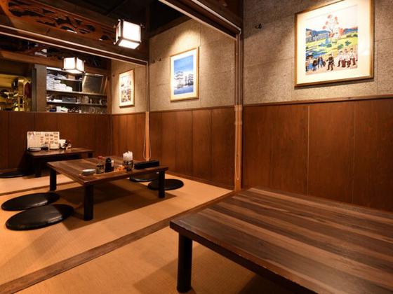 ＧＹＲＯ ＨＯＬＤＩＮＧＳ株式会社／海鮮食飲市場　マルカミ食堂　ドックヤード02のアルバイト写真