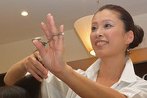 HAIR SALON IWASAKI 長崎諫早店[正社員]スタイリスト(株式会社ハクブン)のアルバイト写真