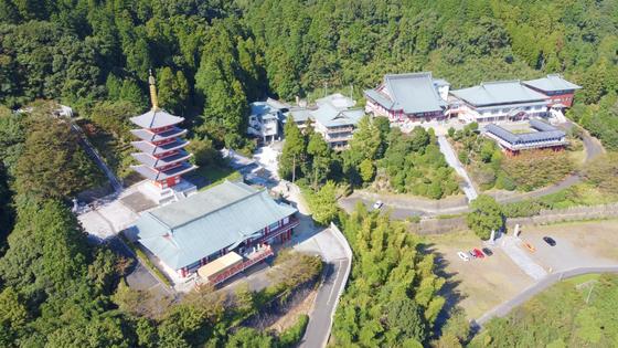 本福寺(カフェ&御朱印受付/僧侶/清掃)のアルバイト写真