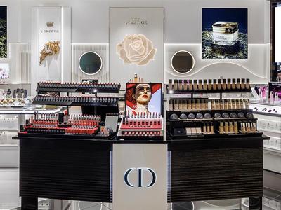 株式会社iDA/2856303 【Dior コスメ】店舗サポート(販売なし)伊勢丹新宿のアルバイト写真