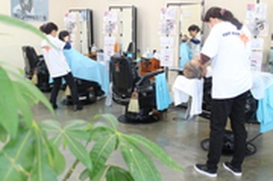 カットクラブ　嵐南店のアルバイト写真