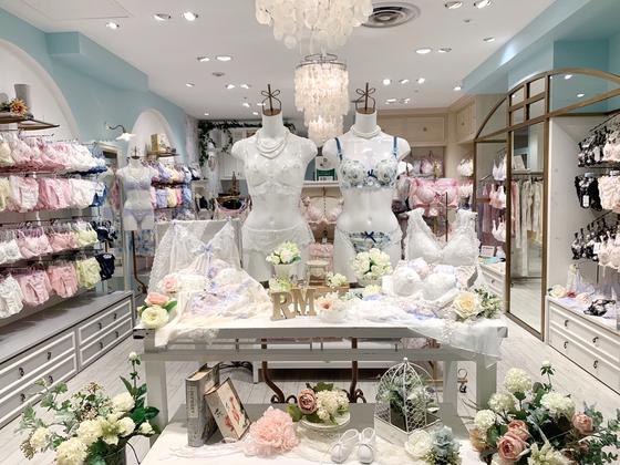 リサマリ ルミネエスト新宿店のアルバイト写真