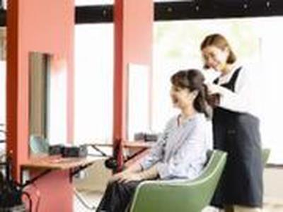 ヘアカラー専門店カラープラス 朝美店(パート)のアルバイト写真