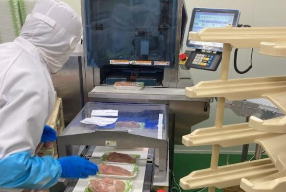 クスリのアオキ　富山精肉プロセスセンター(食品製造　精肉加工スタッフ/パート)のアルバイト写真